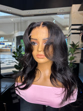Load image into Gallery viewer, 16in bodywave layered wig 5x5 closure
